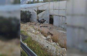 Alanya’da otomobil muz serasına devrildi: 1 ölü, 1 yaralı