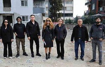 Aldıkları daireler yıllardır bitmeyen mağdurlar inşaat önünde eylem yaptı