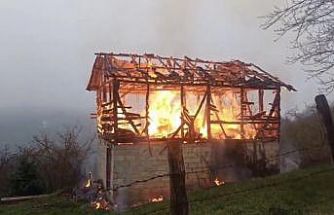 Alev topuna dönen ardiye kullanılamaz hale geldi