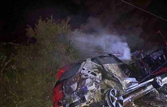 Alkollü sürücü bariyerlere çarptı, araç alev aldı