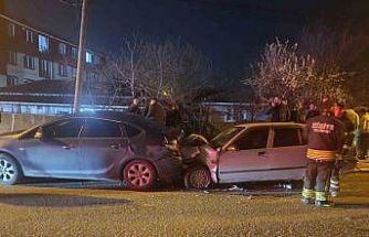 Alkollü ve ehliyetsiz sürücü dehşet saçtı: 2 yaralı