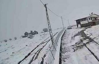 Ankara’nın yüksek kesimlerine kar yağdı