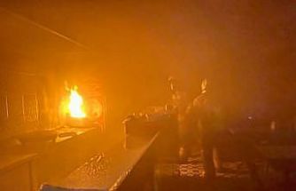 Antakya’da kızartma makinesinden çıkan yangında dönercide alevler yükseldi