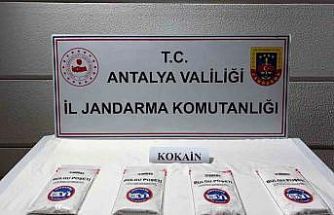 Antalya’da 1 kilo 380 gram kokain ele geçirildi, 2 şüpheli tutuklandı