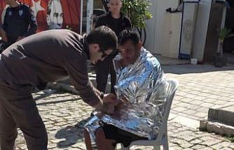 Antalya’da denize açıldığı kano devrildi, suda 3 saat kurtarılmayı beklerken imdadına deniz polisi yetişti