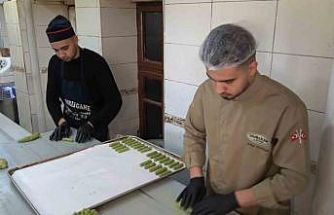 Antep fıstıklı kurabiye bayramda damakları tatlandıracak