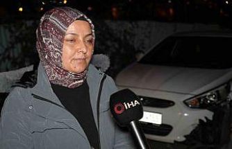 Arnavutköy’de başıboş at otomobillere çarptı: 2 araç hasar aldı