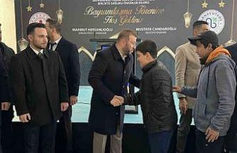 Arnavutköy’de bayram namazı sonrası ilçe protokolü vatandaşlarla bayramlaştı