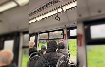 Arnavutköy’de belediye otobüsünün tavanından su aktı