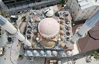 Arnavutköy’ün simgesi 46 yıllık Merkez Camii yıkılıyor