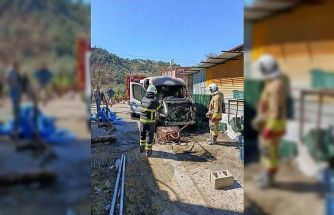 Arsuz’da minibüs yangını