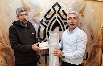 Artuklu Belediyesinden özverili temizlik işçilerine anlamlı ödül