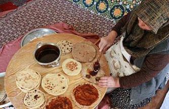 Asırlık "külçe tatlısı" geleneği bayramda yaşatılıyor