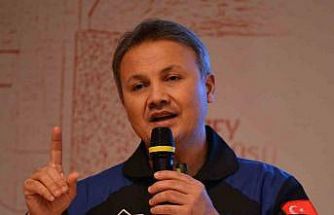 Astronot Alper Gezeravcı, üniversite öğrencileriyle buluştu