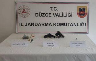 Aynı yöntemle evleri soyan 3 hırsız yakalandı