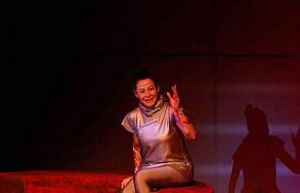 Ayvalık’ta Dünya Tiyatro Günü’nde "Müdahil" sahnelendi