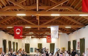 Ayvalık’ta "Kadın gözüyle bir renkte direnç" sergisi açıldı