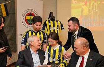 Aziz Yıldırım iftarını Düzce Fenerbahçeliler ile yaptı