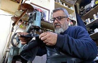 Babadan oğula ayakkabı tamirciliği