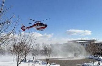 Bahçesaray’da 37 haftalık gebe helikopter ambulansla Van’a sevk edildi