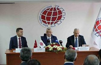 Bakan Bolat: "Kuzey ve güneyimizde mini dünya savaşı var. Türkiye bunlardan kendini korumayı başardı"