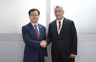 Bakan Bolat, Yaounde’de Güney Koreli Bakan Han-Koo ile görüştü