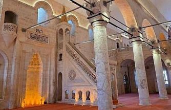 Bakan Ersoy: "Üç tarihi cami yeniden ibadete açılıyor"