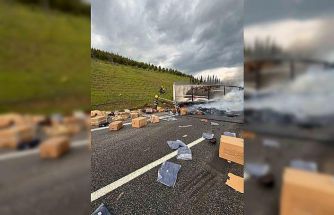 Balıkesir’de otoyolda korkutan tır yangını: 2 yaralı