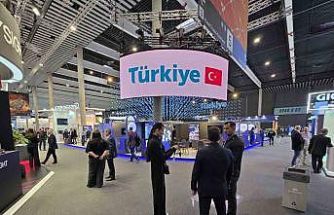 Barselona’da yapay zekalı "metal yaka" sahaya iniyor