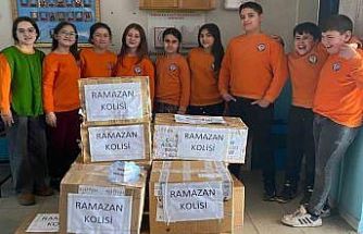 Başçayır’da minik yüreklerden Ramazan kolisi