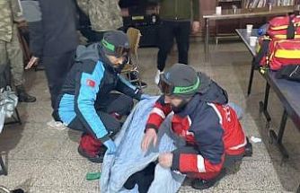 Başkale’de hipotermi şüphesi olan 2 göçmen kurtarıldı