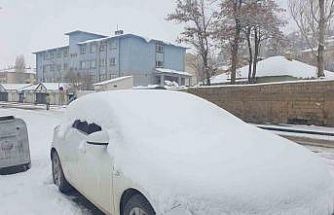 Başkale’de kar yağışı