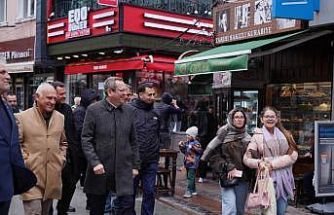 Başkan Ergin bayramda esnaf ve vatandaşlarla buluştu