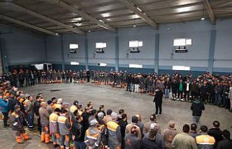 Başkan Palancıoğlu güne mesai arkadaşlarıyla bayramlaşarak başladı