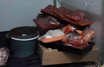 Baskın yapılan kasaptan mide bulandıran küflü ve bozuk etler çıktı