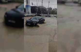 Batman’da sağanak yağış nedeniyle yollar göle döndü, sürücüler zor anlar yaşadı