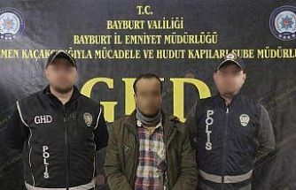 Bayburt’ta göçmen kaçakçılığı operasyonunda 5 düzensiz göçmen ile 5 şüpheli yakalandı