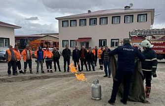 Bayburt’ta Karayolları personeli yangın eğitiminden geçti