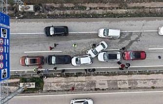 Bayram dönüşü zincirleme kaza: Anne ve iki çocuğu yaralandı