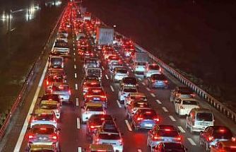 Bayram göçü sürüyor: Düzce’de trafik durma noktasına geldi