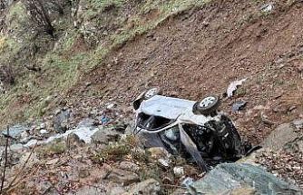 Bayram namazı yolunda kaza: Araç dereye uçtu, 1 kişi hayatını kaybetti