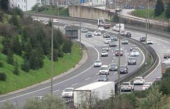 Bayram tatili dönüşleri başladı, TEM’de akıcı yoğunluk hakim