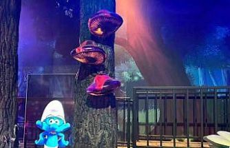 Belçika’dan getirilen dekorlarla hazırlanan "Şirinler Köyü" İstanbul’da