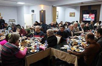 Beyazay ailesi iftarda bir araya geldi