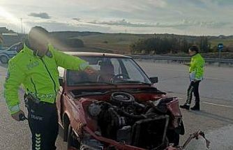 Beyşehir’de otomobil tırla çarpıştı: 2 yaralı