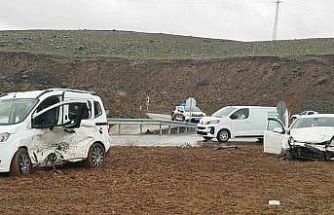 Bingöl’de trafik kazası: 12 yaralı