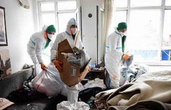 Bir daireden 4 kamyon çöp çıktı