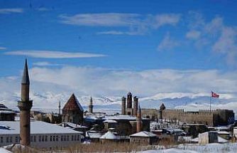 Bir diplomatik ricadan doğan teşebbüs: Erzurum’da İranlı çocuklar için mektep girişimi