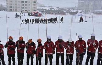 Bitlis’te çığ tatbikatı gerçeğini aratmadı