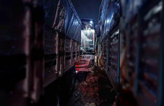 Bitlis’te otobüs tıra arkadan çarptı: 8 yaralı